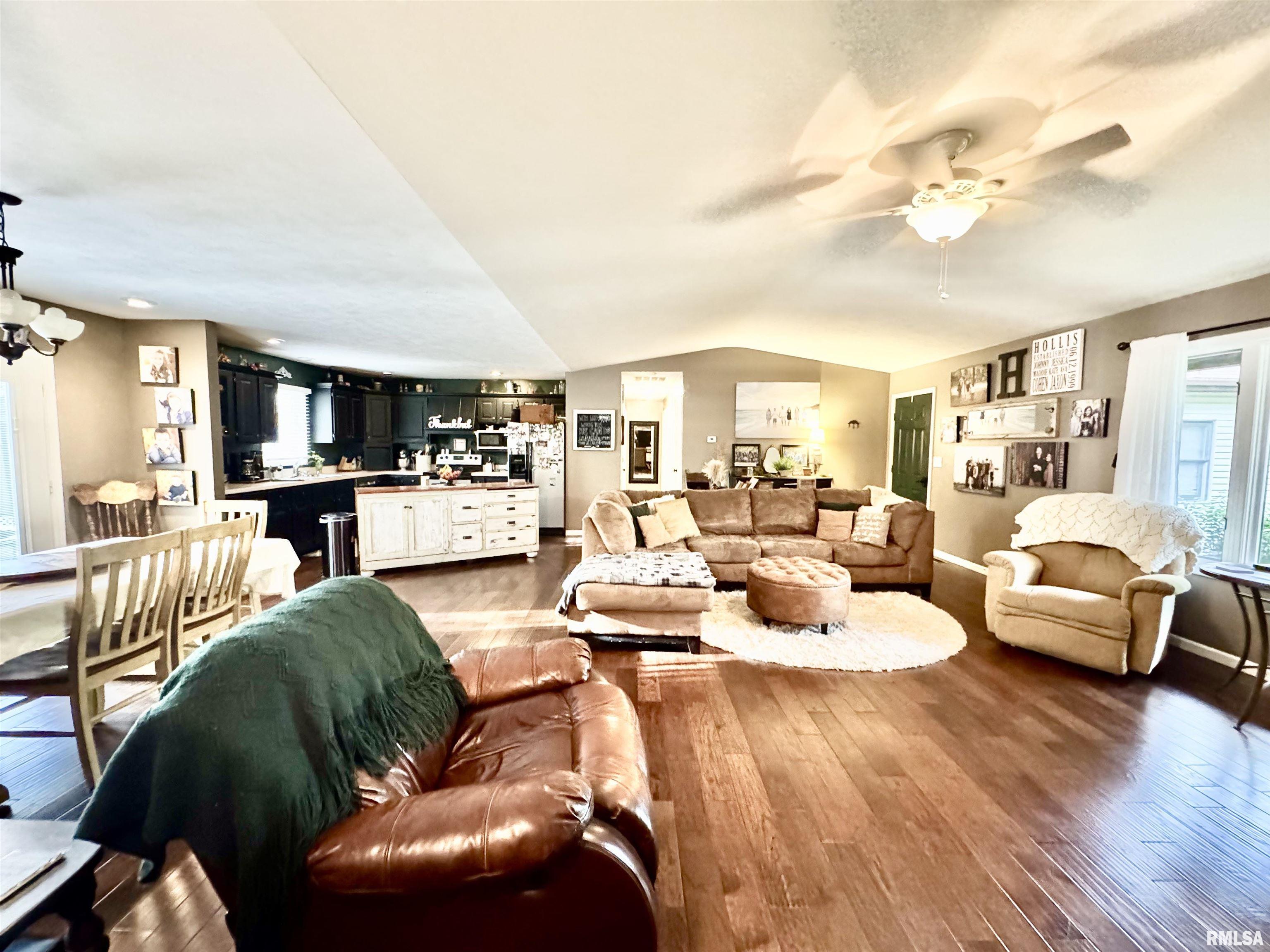 15013 Circle M Road Sesser, IL 62884 - Photo 12 of 34