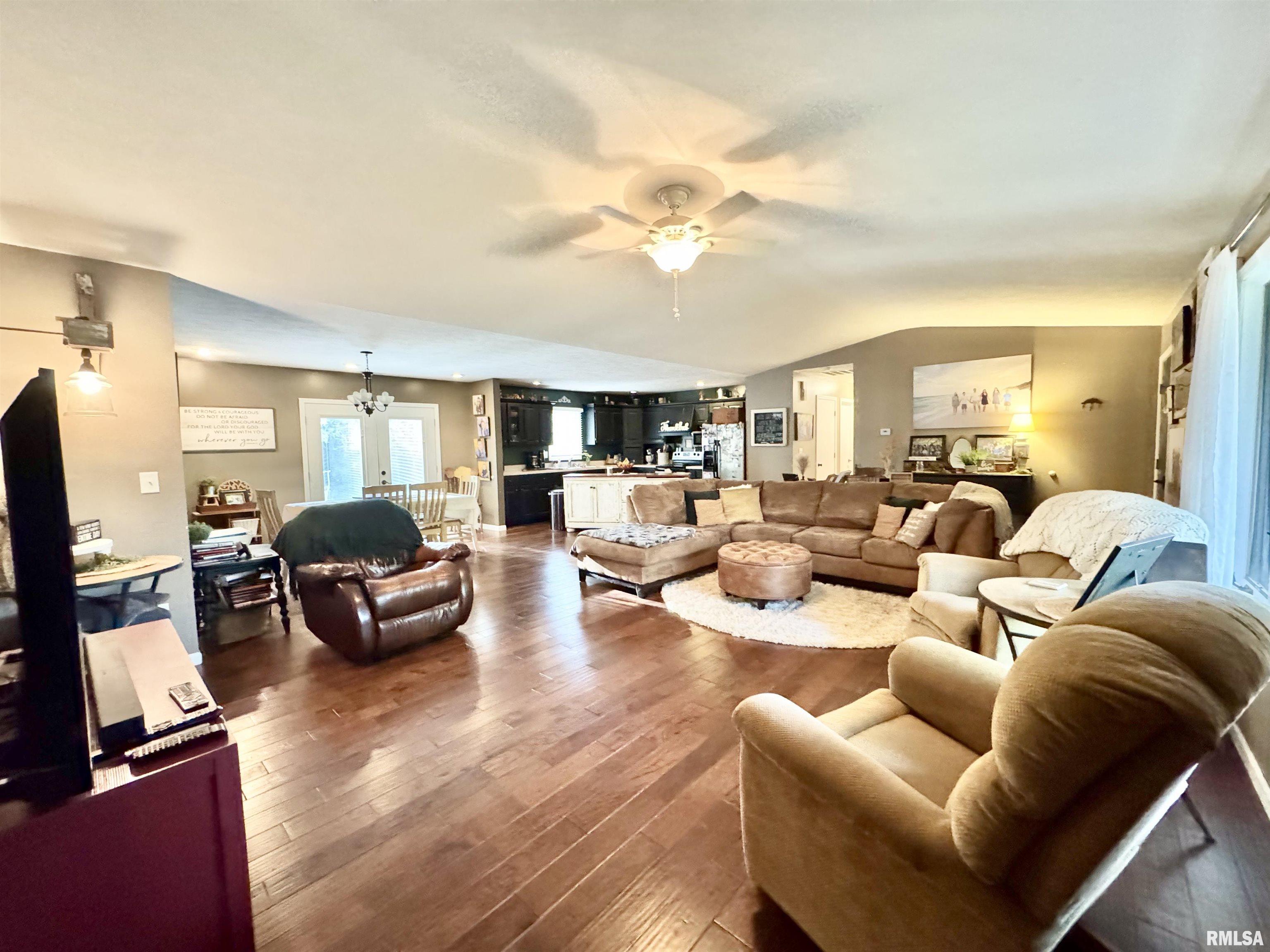 15013 Circle M Road Sesser, IL 62884 - Photo 13 of 34