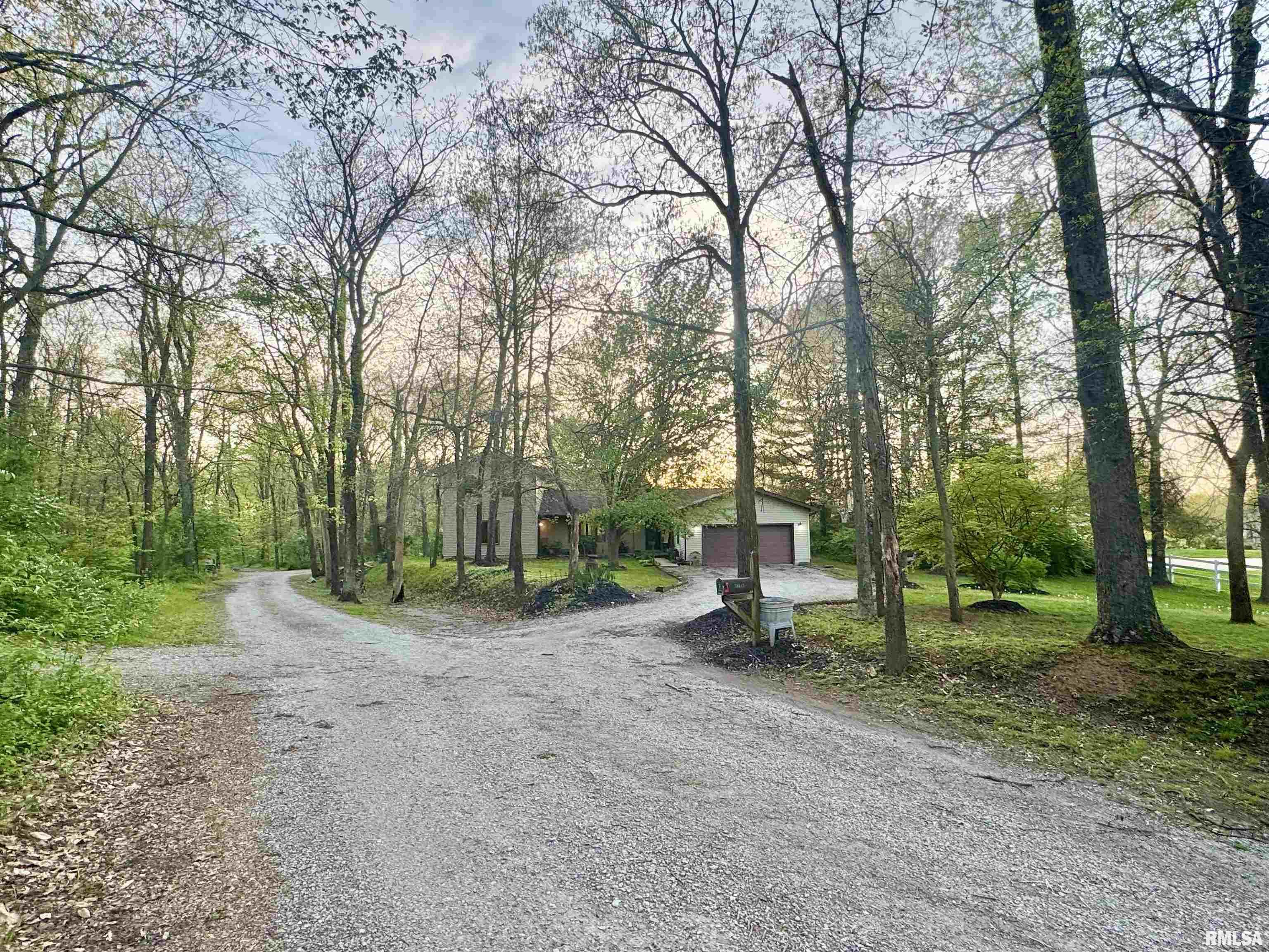15013 Circle M Road Sesser, IL 62884 - Photo 2 of 34
