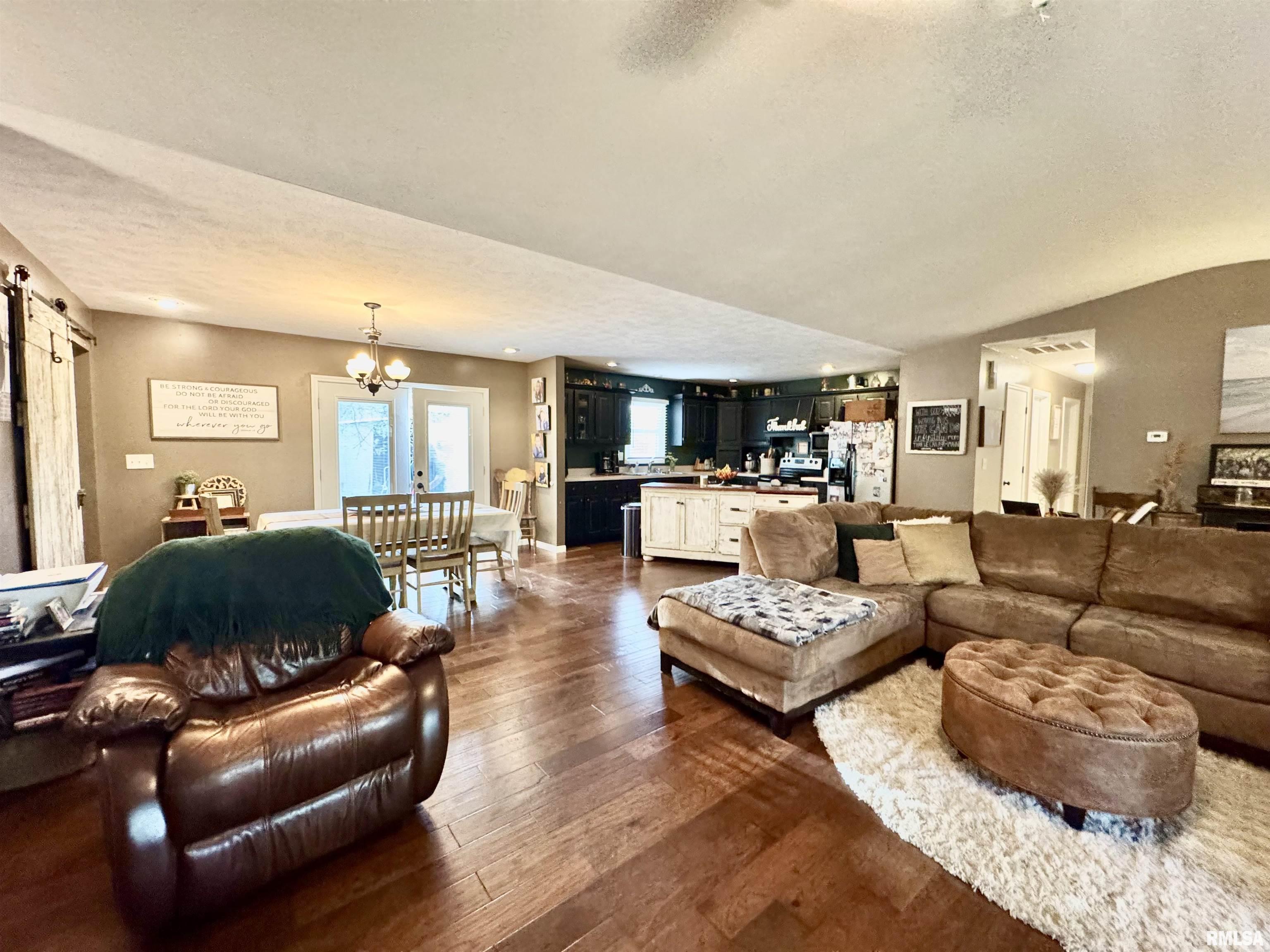 15013 Circle M Road Sesser, IL 62884 - Photo 6 of 34
