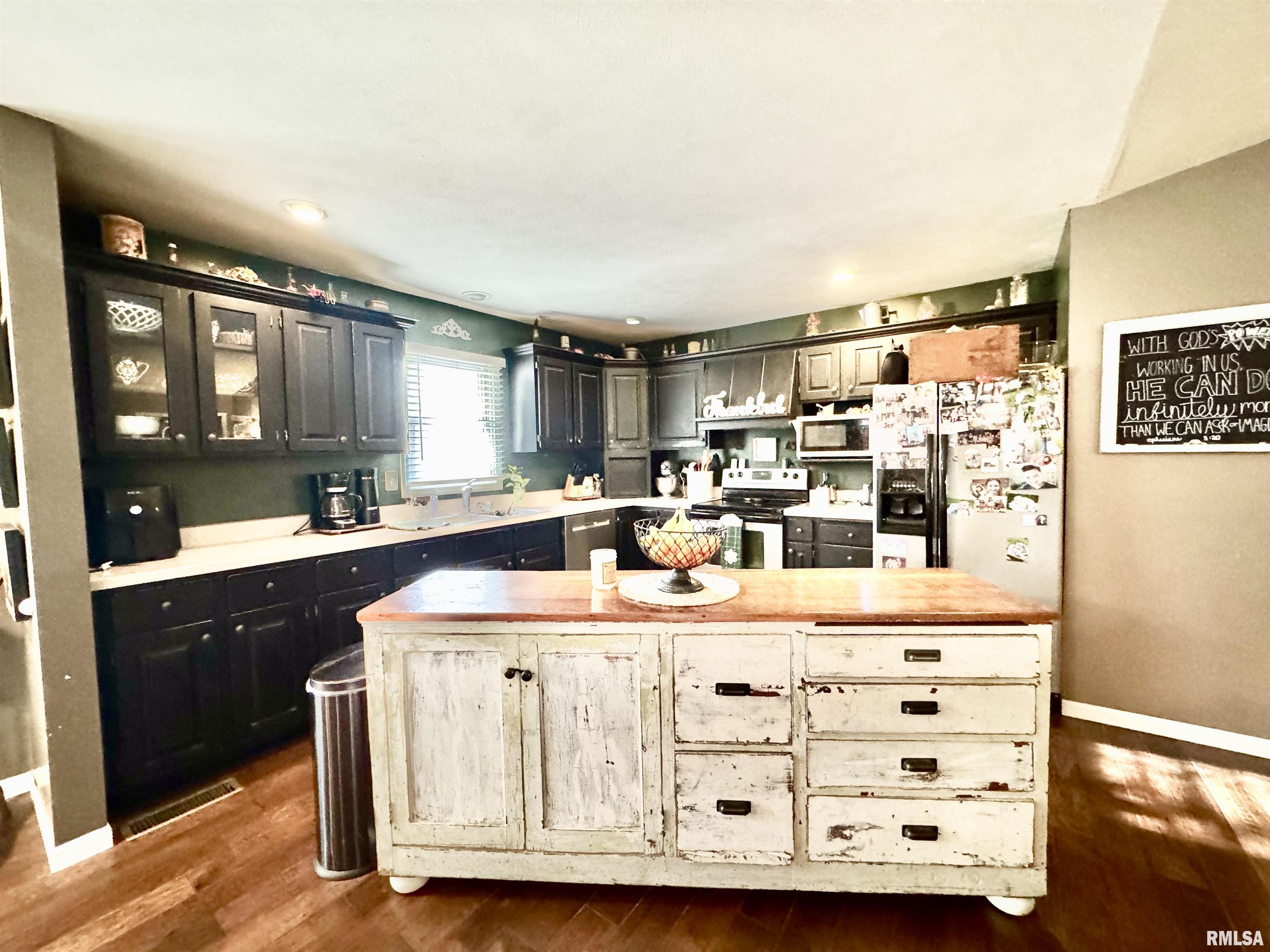 15013 Circle M Road Sesser, IL 62884 - Photo 9 of 34