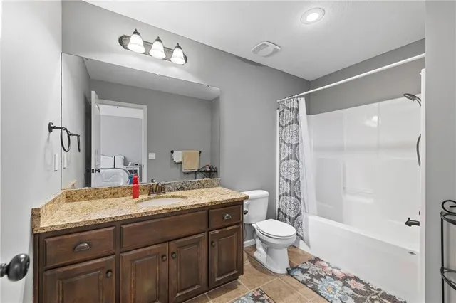 $584,900 | 9539 North Kentucky Avenue, Kansas City, MO 64157