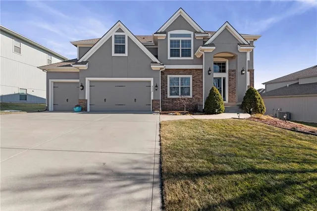 $584,900 | 9539 North Kentucky Avenue, Kansas City, MO 64157