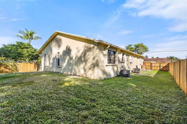 $3,000 | 6560 Southwest 49th Street, Unit 1, Davie, FL 33314