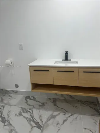 $3,000 | 6560 Southwest 49th Street, Unit 1, Davie, FL 33314