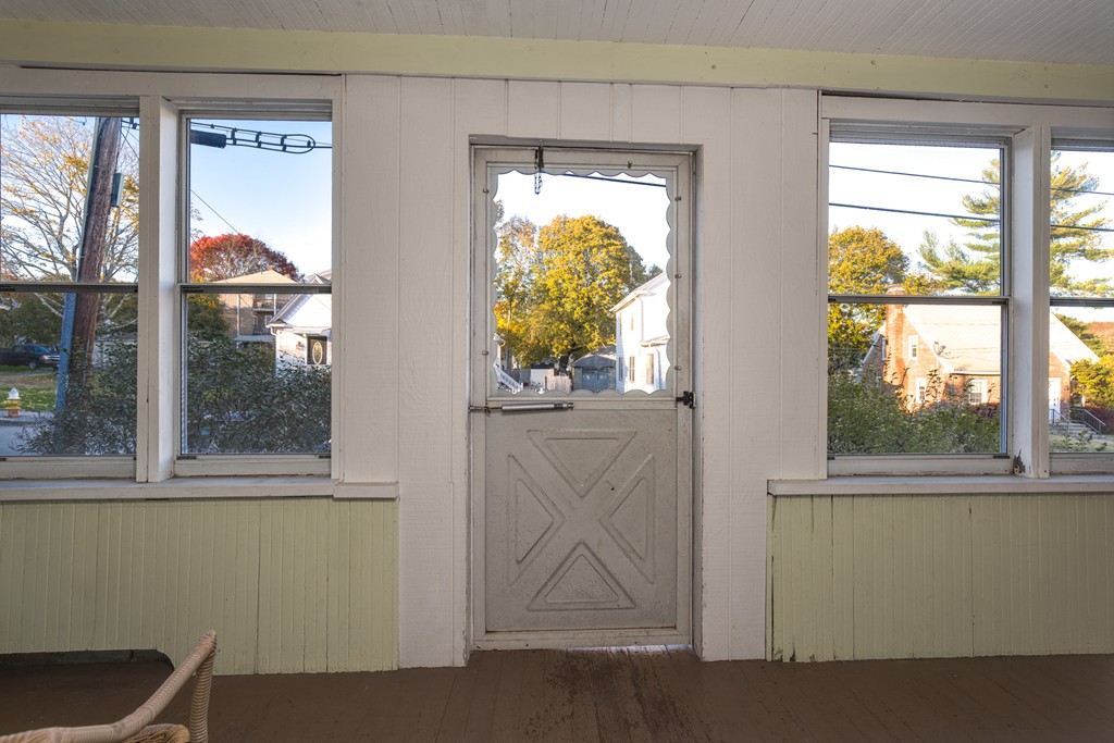21 Ekman Street Worcester, MA 01607 - Photo 6 of 28 Gallery Image 6