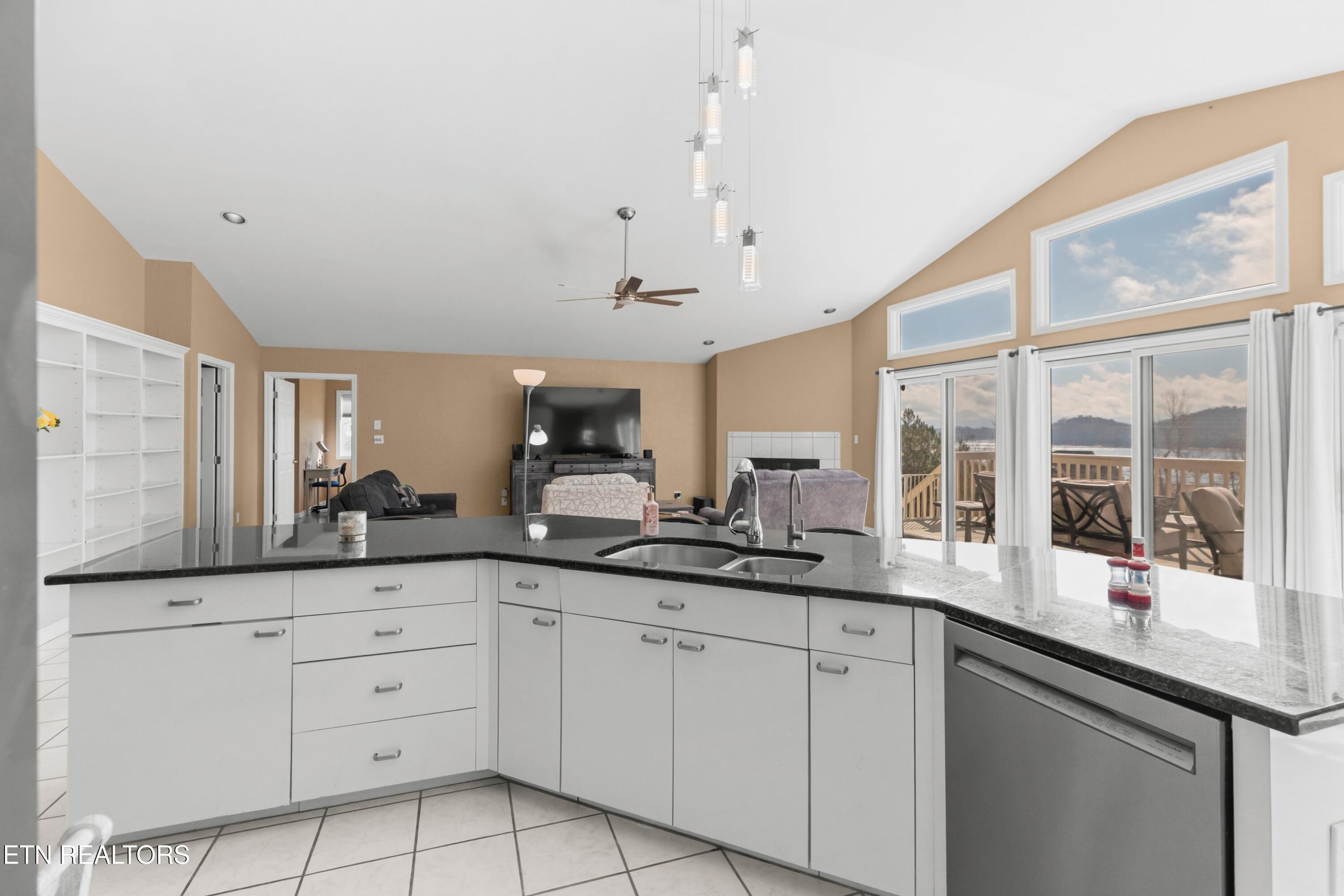 2020 Ranch Road Dandridge, TN 37725 - Photo 20 of 59 013-2020RanchRoad-Dandridge-TN-37725-SMA