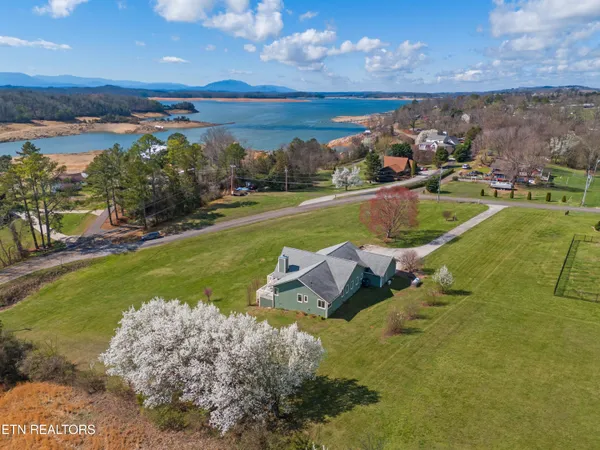 $839,900 | 2020 Ranch Road, Dandridge, TN 37725