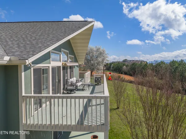 $839,900 | 2020 Ranch Road, Dandridge, TN 37725