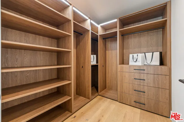 $2,099,000 | 20748 Burbank Boulevard, Woodland Hills, CA 91367