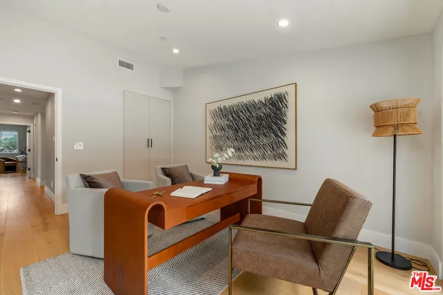 $2,099,000 | 20748 Burbank Boulevard, Woodland Hills, CA 91367