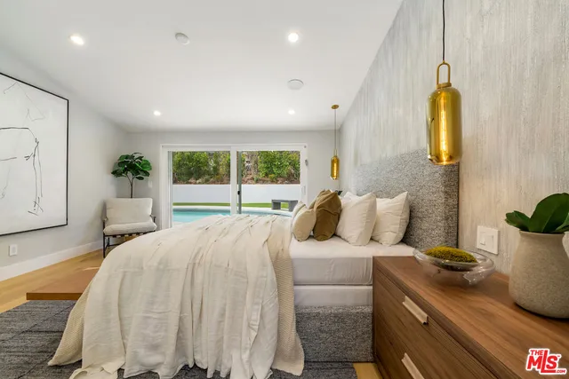 $2,099,000 | 20748 Burbank Boulevard, Woodland Hills, CA 91367