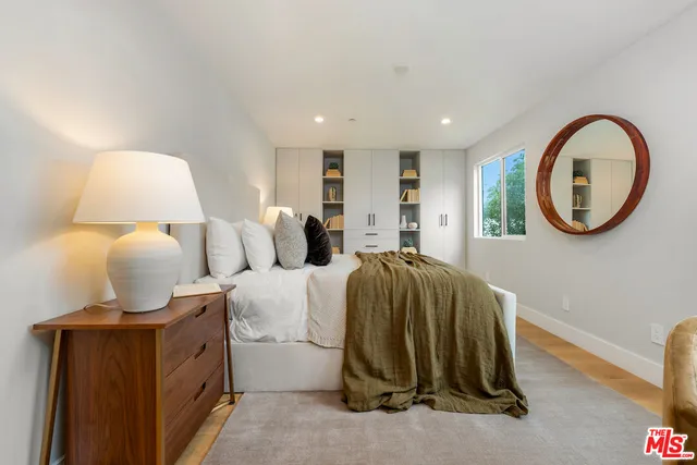 $2,099,000 | 20748 Burbank Boulevard, Woodland Hills, CA 91367