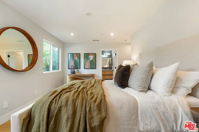 $2,099,000 | 20748 Burbank Boulevard, Woodland Hills, CA 91367