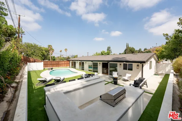 $2,099,000 | 20748 Burbank Boulevard, Woodland Hills, CA 91367