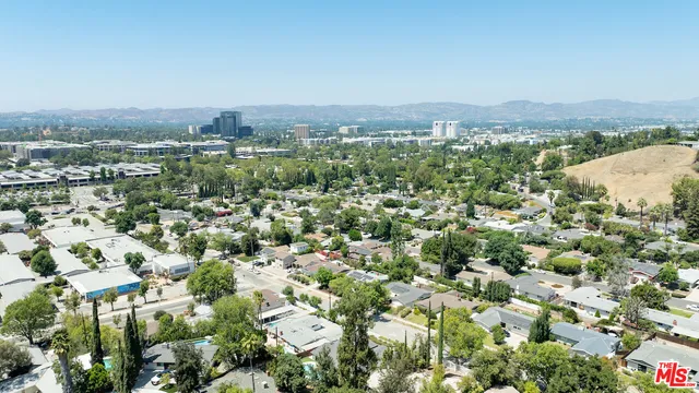 $2,099,000 | 20748 Burbank Boulevard, Woodland Hills, CA 91367