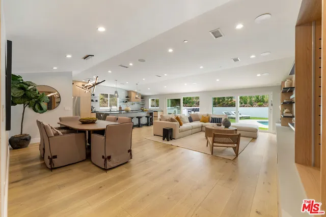 $2,099,000 | 20748 Burbank Boulevard, Woodland Hills, CA 91367
