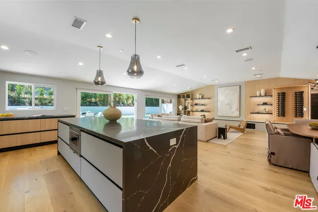$2,099,000 | 20748 Burbank Boulevard, Woodland Hills, CA 91367