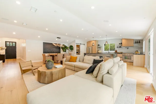 $2,099,000 | 20748 Burbank Boulevard, Woodland Hills, CA 91367