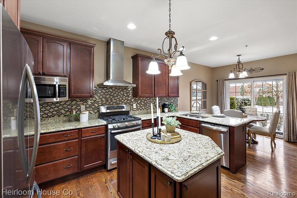 45926 South Stonewood Road Canton, MI 48187 - Photo 6 of 73