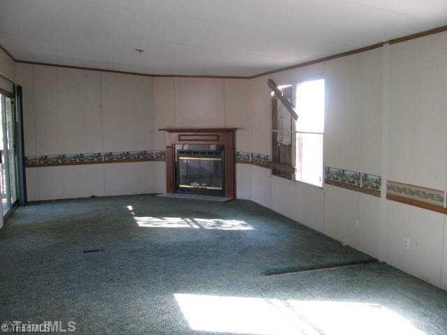 4724 Cashatt Road Trinity, NC 27370 - Photo 4 of 10 Living Room.