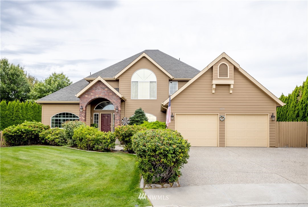 3670 Ridgeview Place Wenatchee, WA 98801 - Photo 1 of 25 Gallery Image 1