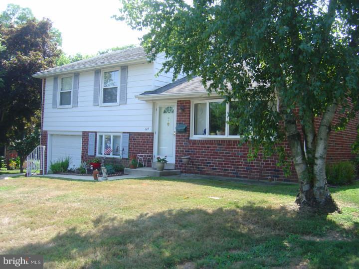 617 Cambridge Road Brookhaven, PA 19015 - Photo 2 of 18 Exterior Front