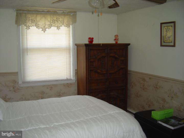 617 Cambridge Road Brookhaven, PA 19015 - Photo 12 of 18 Master Bedroom