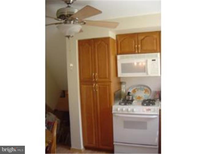 617 Cambridge Road Brookhaven, PA 19015 - Photo 10 of 18 Kitchen