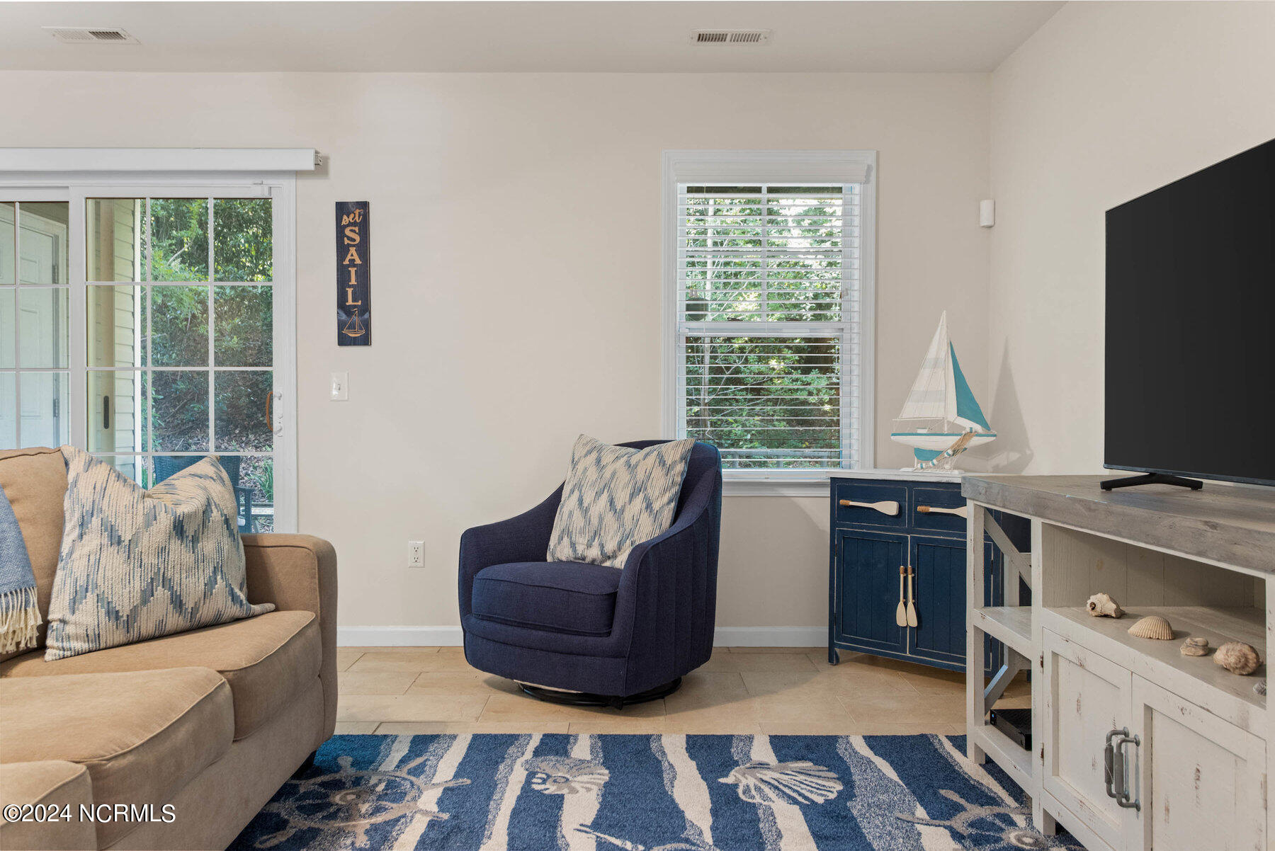 5128 Greenville Loop Road, Unit B Wilmington, NC 28409 - Photo 9 of 25 009_5128_greenville_loop_road-9