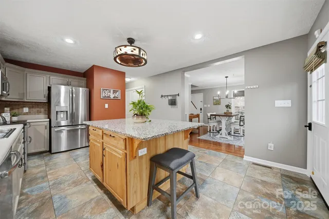 $415,000 | 85 Sarahs Spring, Newland, NC 28657