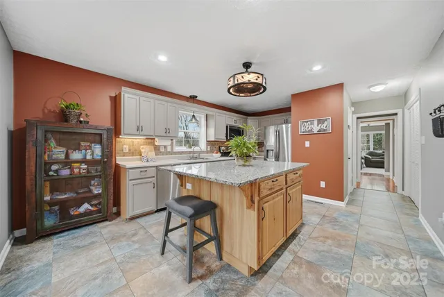 $415,000 | 85 Sarahs Spring, Newland, NC 28657