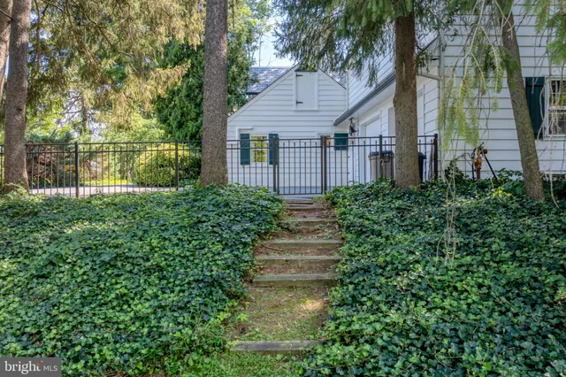 $925,000 | 2005 Millersville Pike, Lancaster, PA 17603