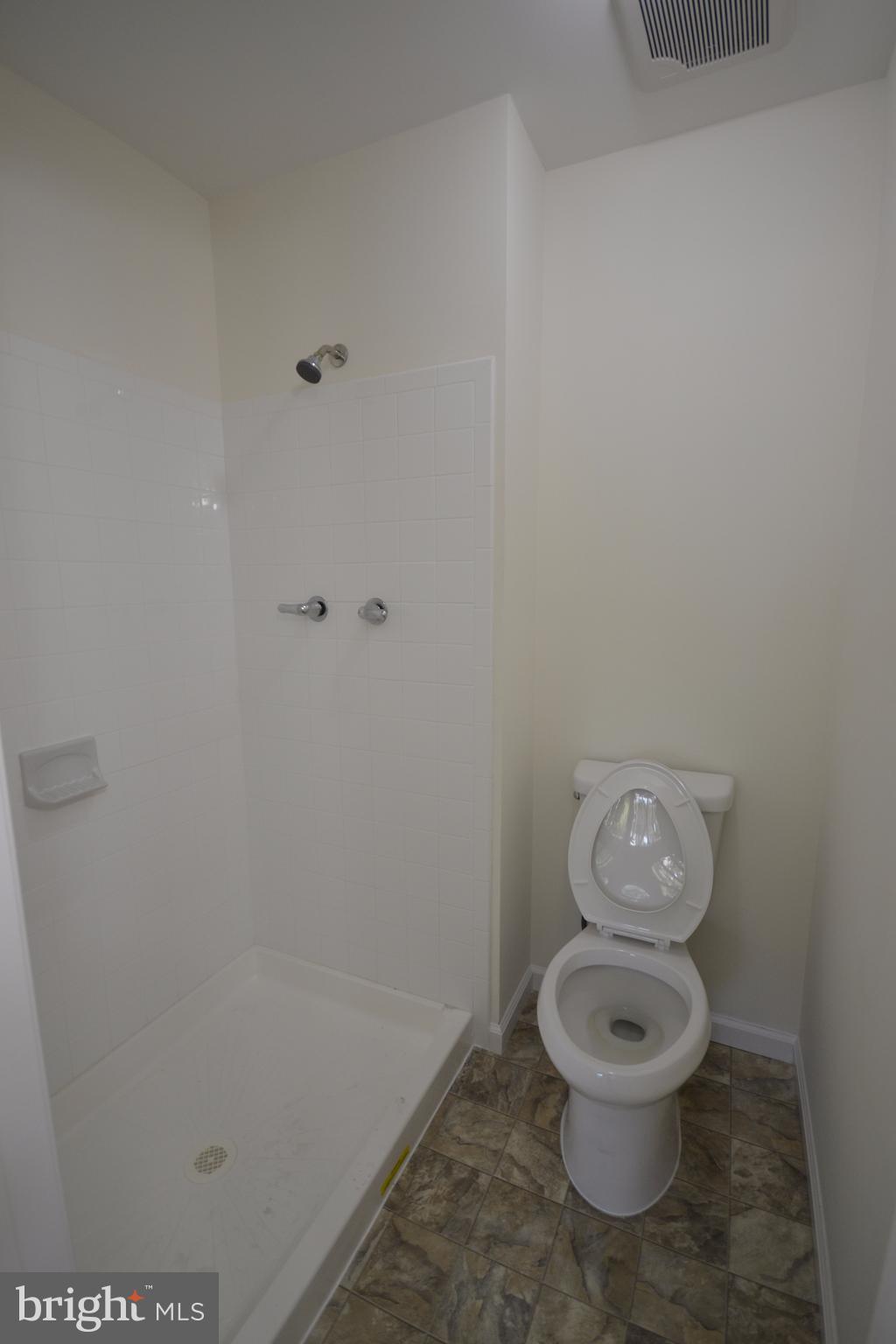 3432 Castle Way, Unit 950 Silver Spring, MD 20904 - Photo 18 of 22 Bath (Master)