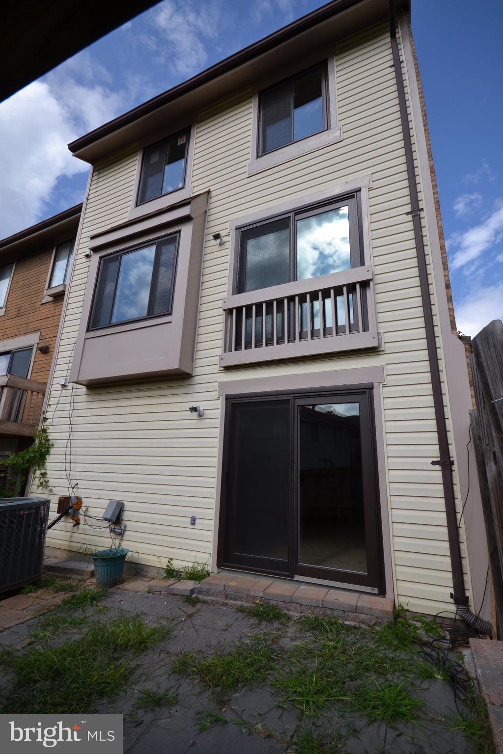 3432 Castle Way, Unit 950 Silver Spring, MD 20904 - Photo 6 of 22 Exterior (Rear)