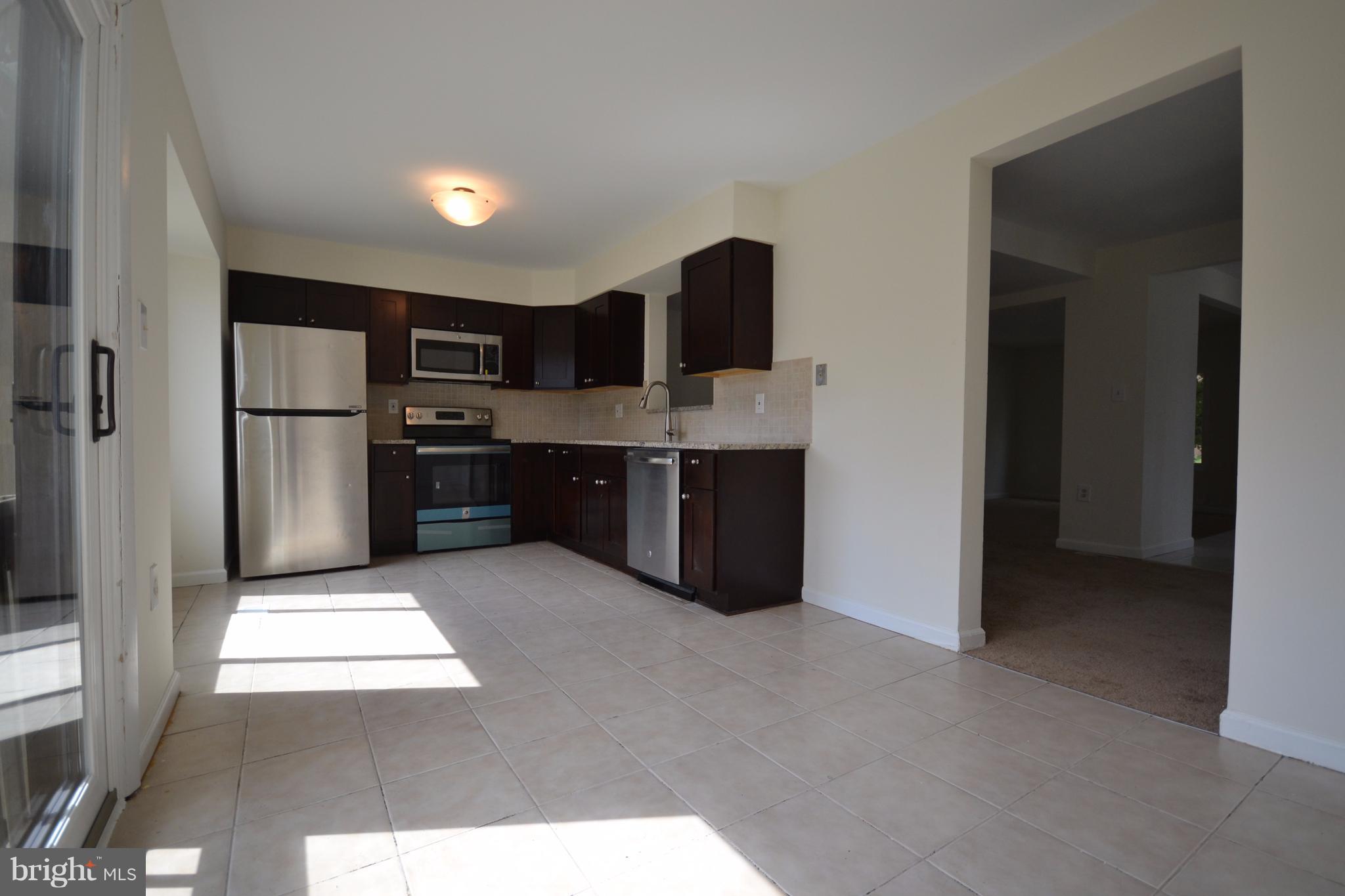 3432 Castle Way, Unit 950 Silver Spring, MD 20904 - Photo 8 of 22 Kitchen