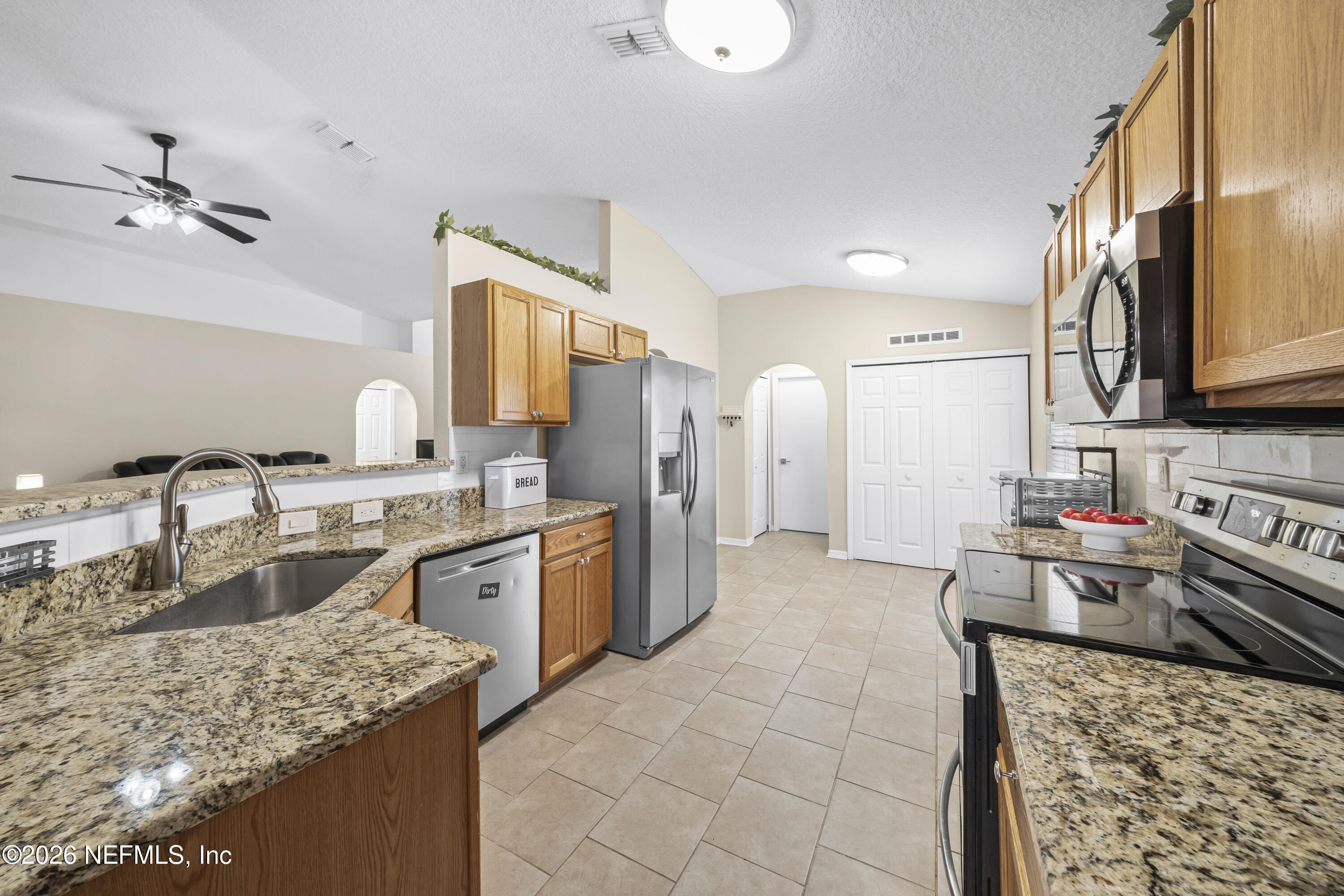 76170 Longleaf Loop Yulee, FL 32097 - Photo 11 of 34 76170 Longleaf Loop (53).JPG-FULL