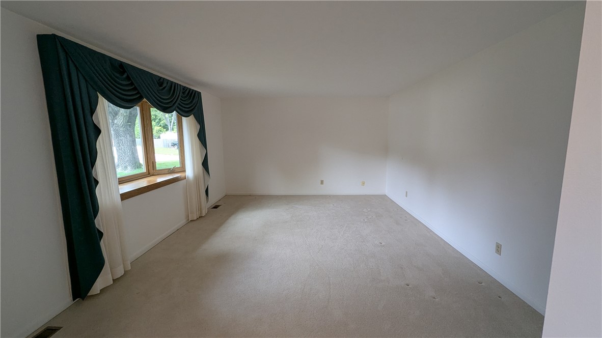 5686 Oak Valley Road Kettering, OH 45440 - Photo 14 of 41 Gallery Image 14