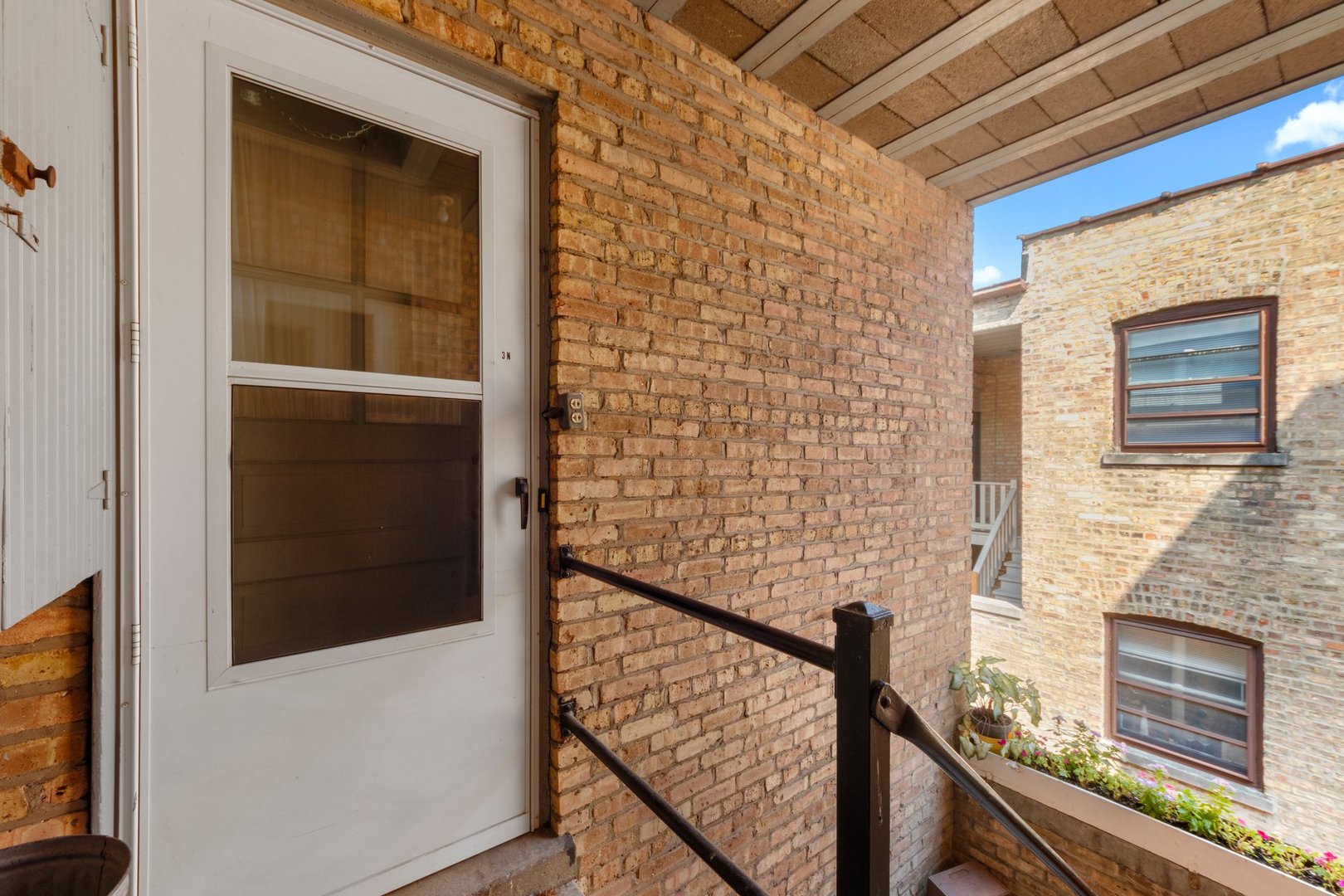 1408 Central Street, Unit 3N Evanston, IL 60201 - Photo 9 of 17 a view of front door