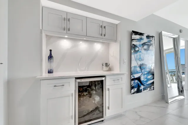 a close view of a fireplace in a room