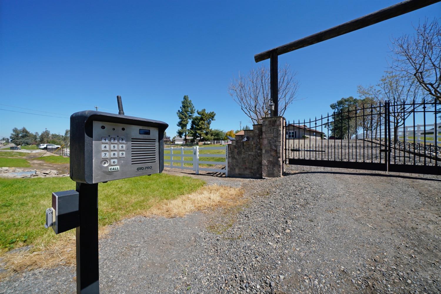 15249 Mark Road Madera, CA 93636 - Photo 7 of 55