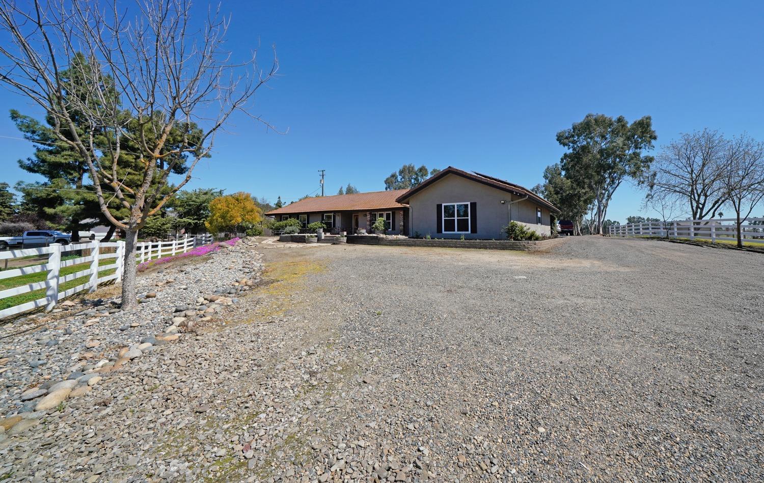 15249 Mark Road Madera, CA 93636 - Photo 8 of 55