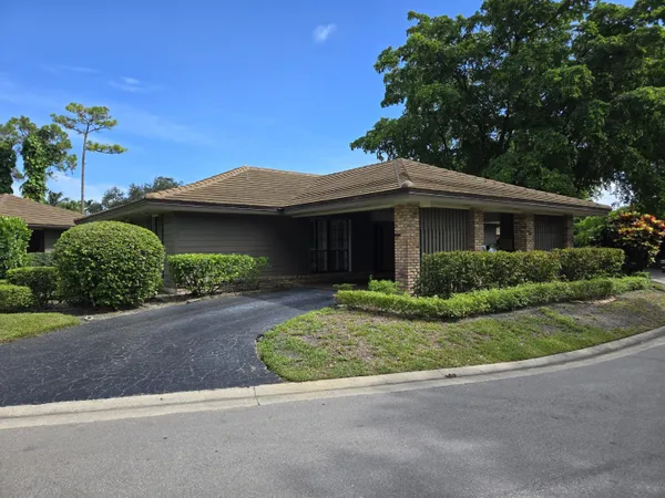 $540,000 | 600 Cypress Key Drive, Atlantis, FL 33462