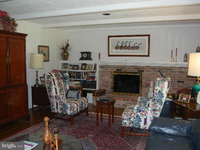 12019 Canter Lane Reston, VA 20191 - Photo 3 of 29 Family Room