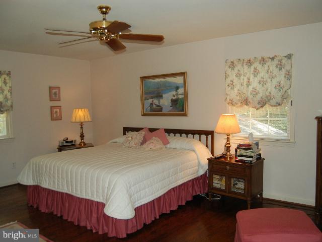 12019 Canter Lane Reston, VA 20191 - Photo 23 of 29 Bedroom