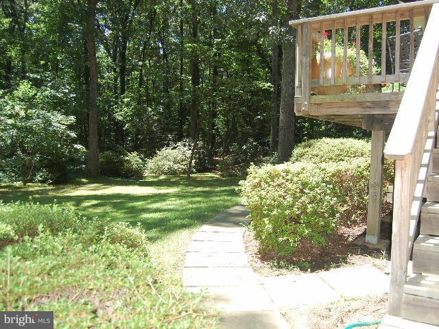 12019 Canter Lane Reston, VA 20191 - Photo 26 of 29 Exterior (Rear)