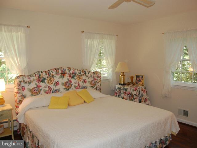 12019 Canter Lane Reston, VA 20191 - Photo 4 of 29 Bedroom