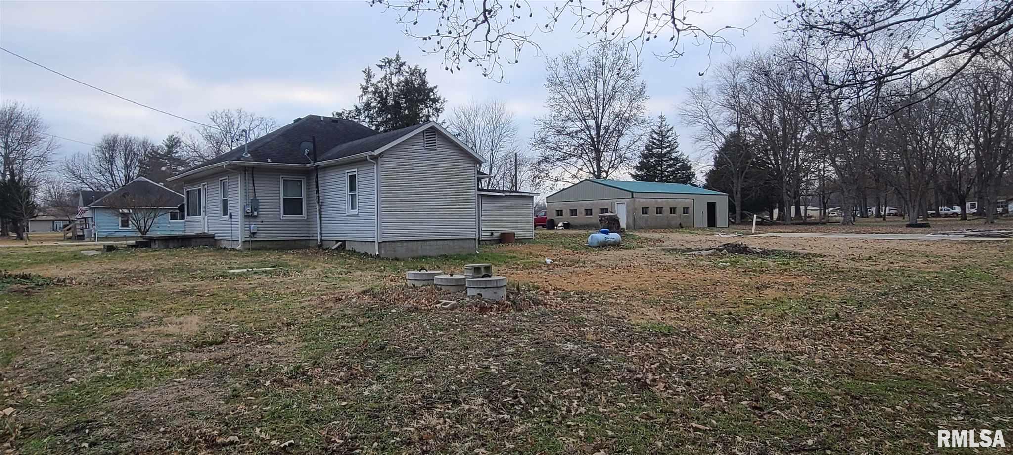 8649 Lincoln Road Benton, IL 62812 - Photo 4 of 27 Gallery Image 4