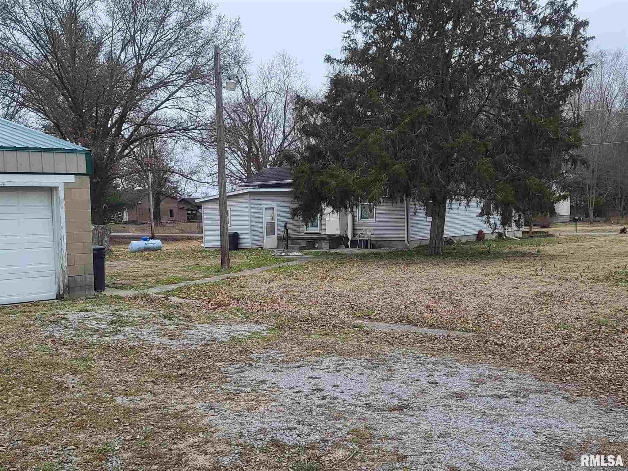 8649 Lincoln Road Benton, IL 62812 - Photo 5 of 27 Gallery Image 5