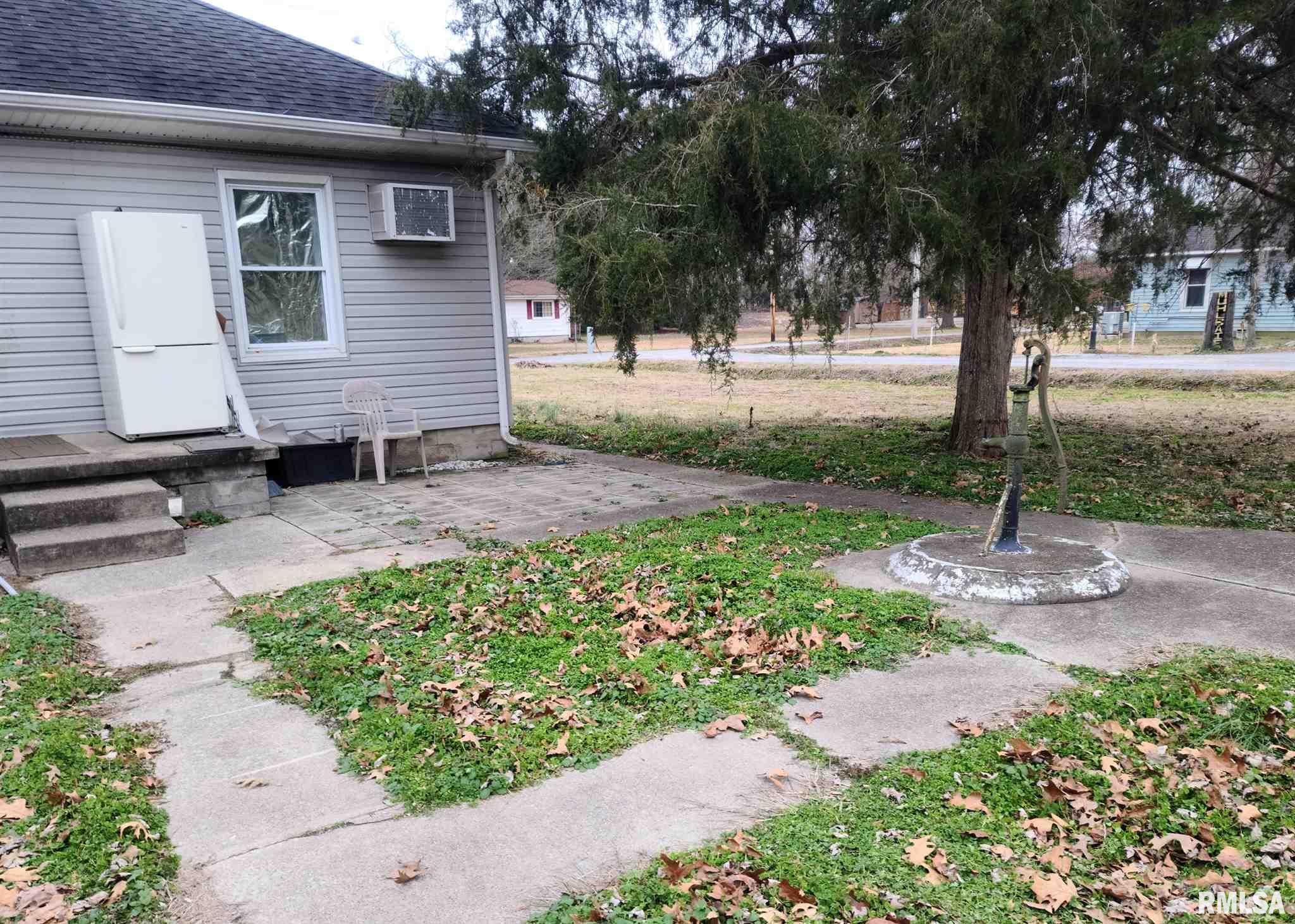 8649 Lincoln Road Benton, IL 62812 - Photo 6 of 27 Gallery Image 6